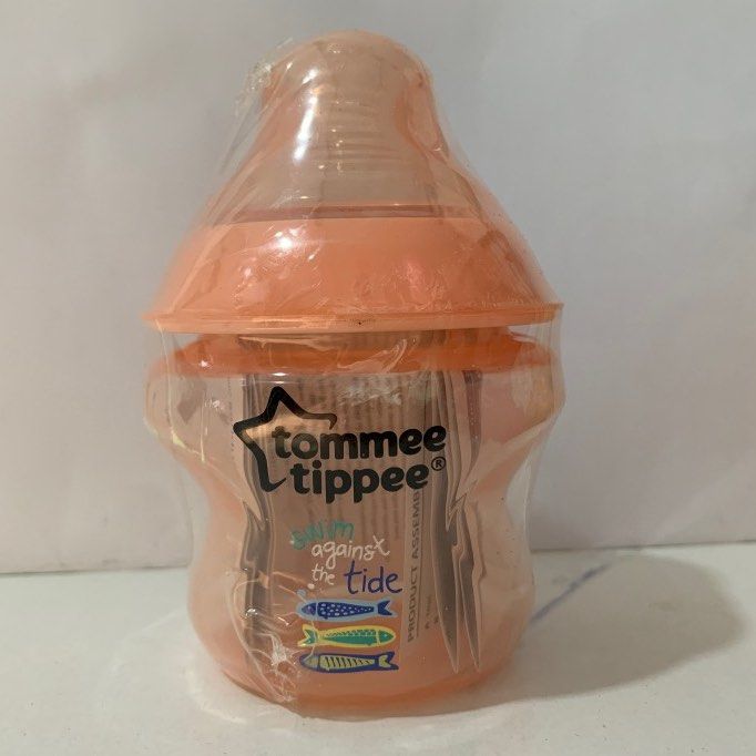 TOMMEE TIPPEE (Category: Breastfeeding & Bottle Feeding) located in Singapore. Submitted by pixiehome (Listing ID 1375274080, Image 1). Description: Self collect only at 563455 :).