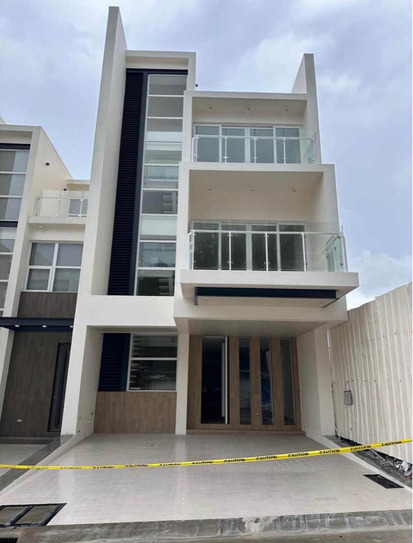 (Category: ) located in . Submitted by collaborealtorph (Listing ID 1375421372, Image 1). Description: .