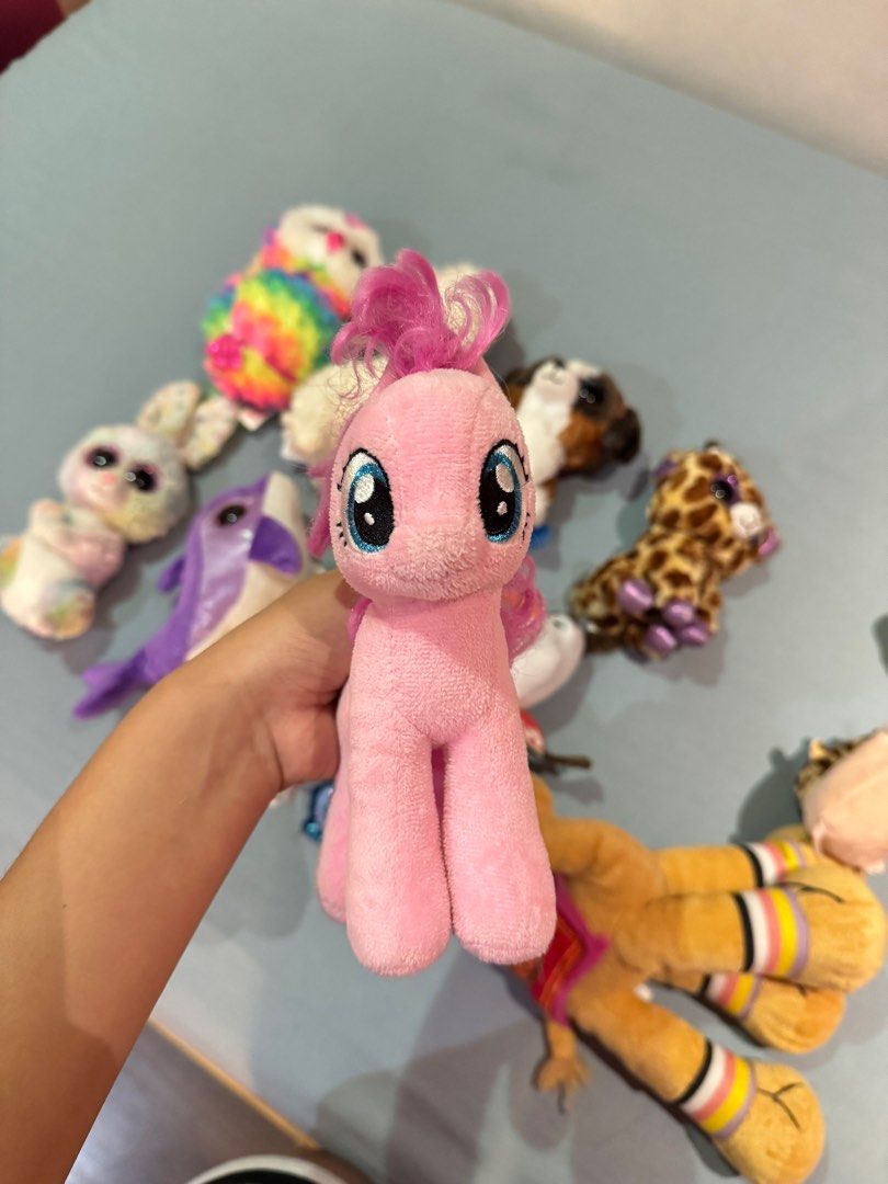 TY Beanie Babies / Boos (Category: Plushies & Soft Toys) located in Pasig City. Submitted by tipsycloset (Listing ID 1375421725, Image 3). Description: Babies / Boos ₱200 each 3 for 500 Teeny Tys ₱200 set.