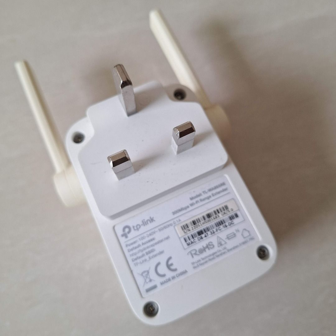 WIFI Range Extender (Category: Office & Business Technology) located in Singapore. Submitted by 12deal (Listing ID 1375276418, Image 2). Description: COD only. .