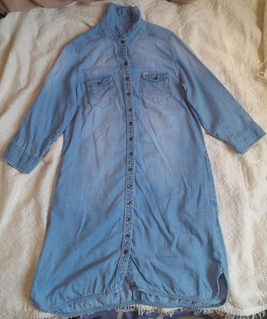 Wrangler Dress (Category: Dresses) located in Cebu City. Submitted by aimfl (Listing ID 1375294386, Image 1). Description: • Issue: Minor stains from storage. Photos are posted. DM for more pics. • Dimensions: 16 x 31 inches , Sleeves: 15.5 inches (See photos) • These are pre-loved items so please manage your expectations. • Buyer must shoulder the shipping fee. • Rfs: Decluttering.
