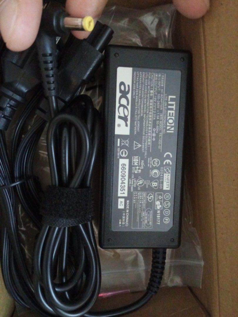 Acer Laptop Charger (Category: Laptops & Notebooks) located in Mandaluyong City. Submitted by richardolshoppe (Listing ID 1375579393, Image 1). Description: acer brand new 45 watts all kinds chargee available pm me.