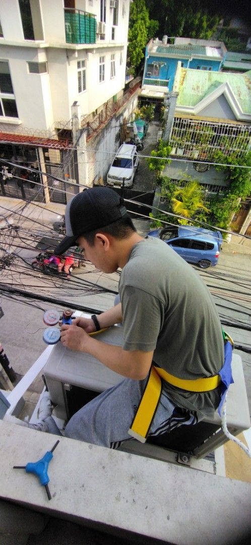 AIRCON TECHNICIAN (Category: Air Conditioning and Heating) located in Mandaluyong City. Submitted by airconservice_carlo (Listing ID 1375637326, Image 1). Description: AIRCON TECHNICIAN HOME SER∆ICES ANY KIND OF DOING ANY BRAND ETC... JUST MSG FOR FAST TRANSACTION THANKS AND GODBLESS.