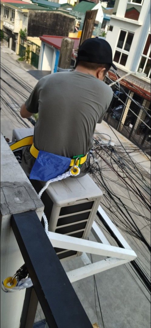 AIRCON TECHNICIAN (Category: Air Conditioning and Heating) located in Mandaluyong City. Submitted by airconservice_carlo (Listing ID 1375637326, Image 2). Description: AIRCON TECHNICIAN HOME SER∆ICES ANY KIND OF DOING ANY BRAND ETC... JUST MSG FOR FAST TRANSACTION THANKS AND GODBLESS.