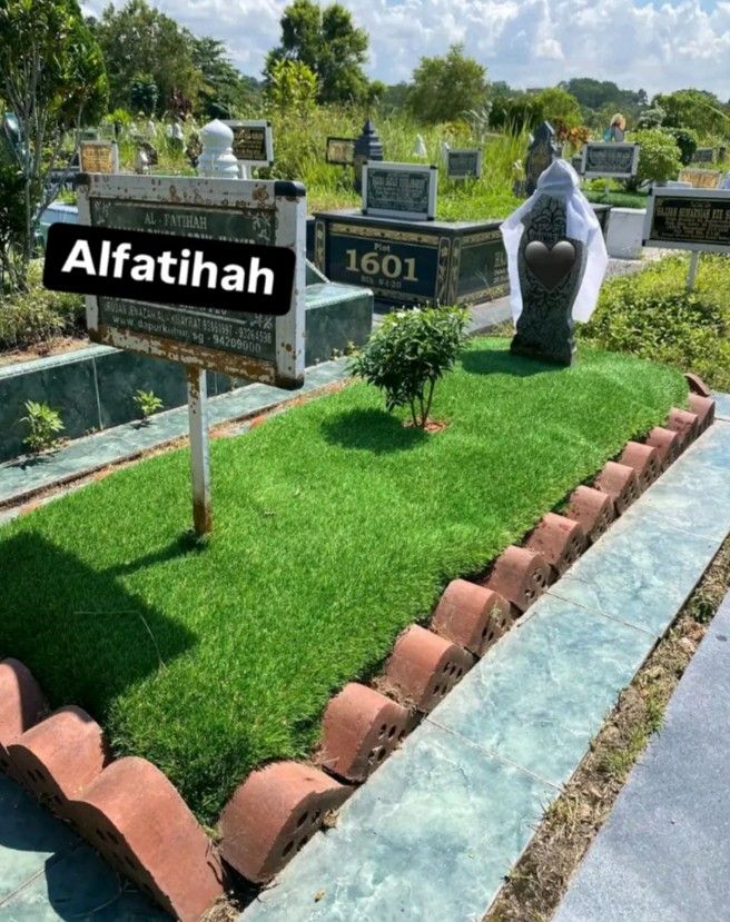 Artificial Grass (rumput palsu)64884979842691112