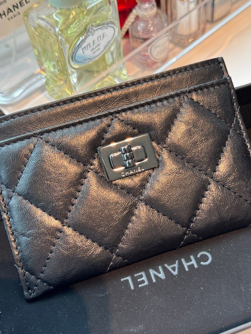 Authentic Chanel 2.55 Flat Card Holder So Black (Category: Luxury Bags & Wallets) located in Quezon City. Submitted by breakmyfashion (Listing ID 1375572878, Image 1). Description: Comes in full set with receipt, authenticity card, box, paperbag and dust bag. .