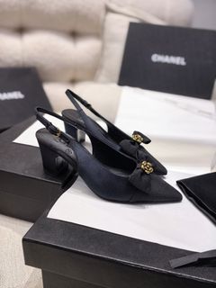 (Category: ) located in . Submitted by luxurycloset.shop (Listing ID 1375475257, Image 1). Description: .