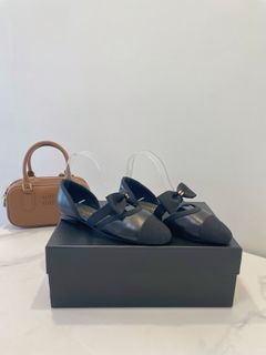 (Category: ) located in . Submitted by luxurycloset.shop (Listing ID 1375475884, Image 1). Description: .