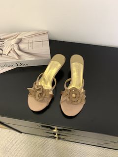 (Category: ) located in . Submitted by luxurycloset.shop (Listing ID 1375473985, Image 1). Description: .