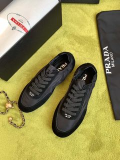 (Category: ) located in . Submitted by luxcloset.shop (Listing ID 1375530396, Image 1). Description: .