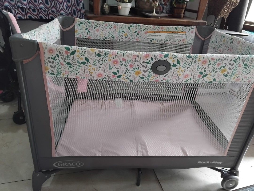 Baby cots / crib Graco packnplay original (Category: Cots & Cribs) located in Paranaque City. Submitted by anne040021 (Listing ID 1375629321, Image 1). Description: original price : 11,000pesos need na po ng cleaning kc nakastock lng po sya s bahay kaya nagddeclutter nah po ng gamit ng baby koh... then pwede po sya nakataas pag newborn pa lng po c baby then pag nakakalakad na po pwede na po ibaba ung kama makikita po s photos....