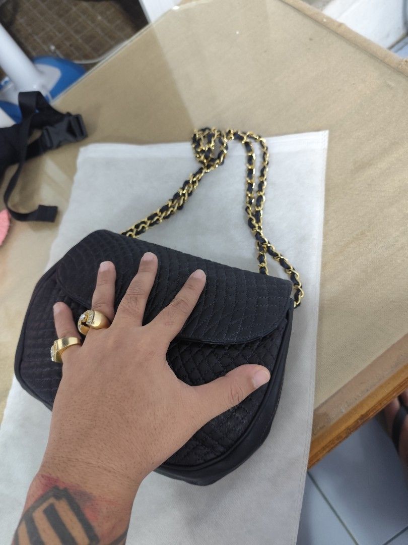 Bally (Category: Luxury Bags & Wallets) located in Navotas City. Submitted by mistej (Listing ID 1375569533, Image 3). Description: bally 2way leather chain bag plap in good condition authentic guaranteed small.