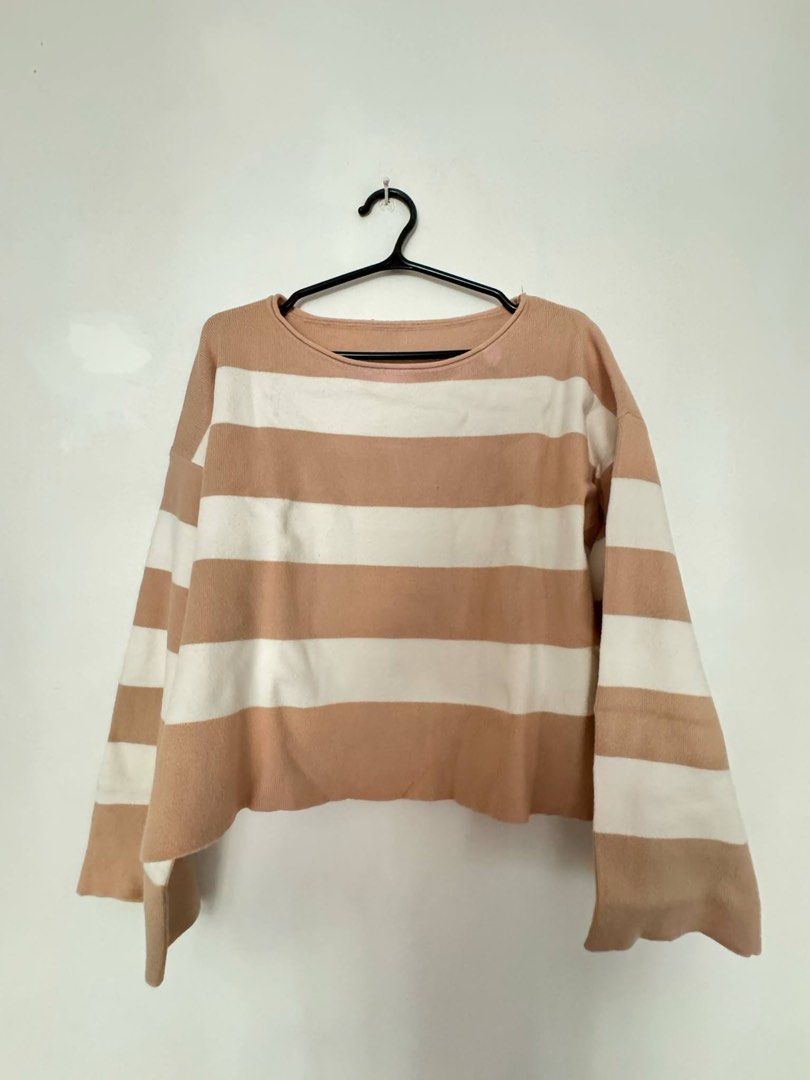 Basic LS 1 (Category: Longsleeves) located in Manila. Submitted by maedeguzmann (Listing ID 1375498586, Image 1). Description: XS-Medium.