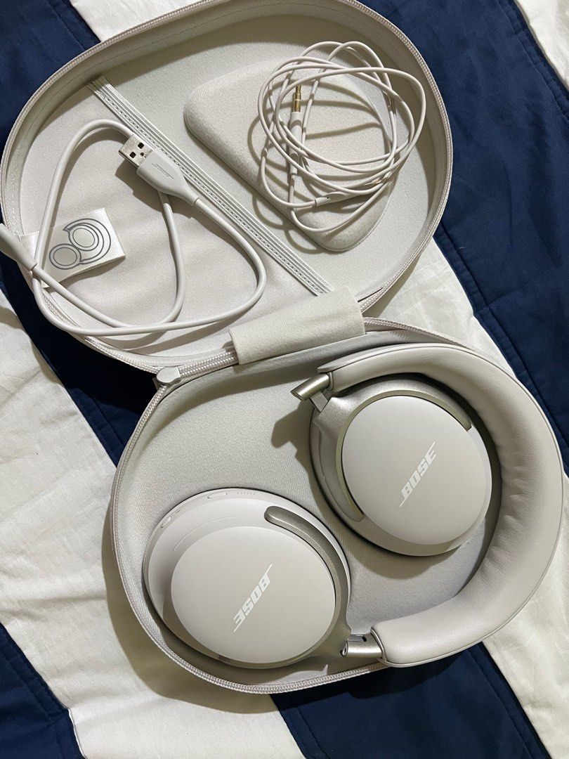 Bose QuietComfort Ultra Headphones (Category: Headphones & Headsets) located in Manila. Submitted by graceyouryaya (Listing ID 1375581832, Image 2). Description: - as good as brand new - rarely used - no issues - with case and box - authentic. bought from powermac center - price is negotiable RFS: not really my style.