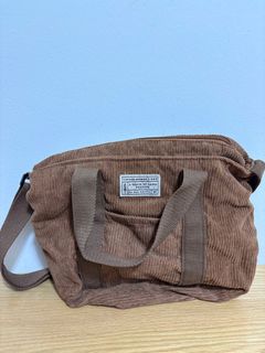 (Category: ) located in . Submitted by faabpreloved (Listing ID 1375640301, Image 1). Description: .