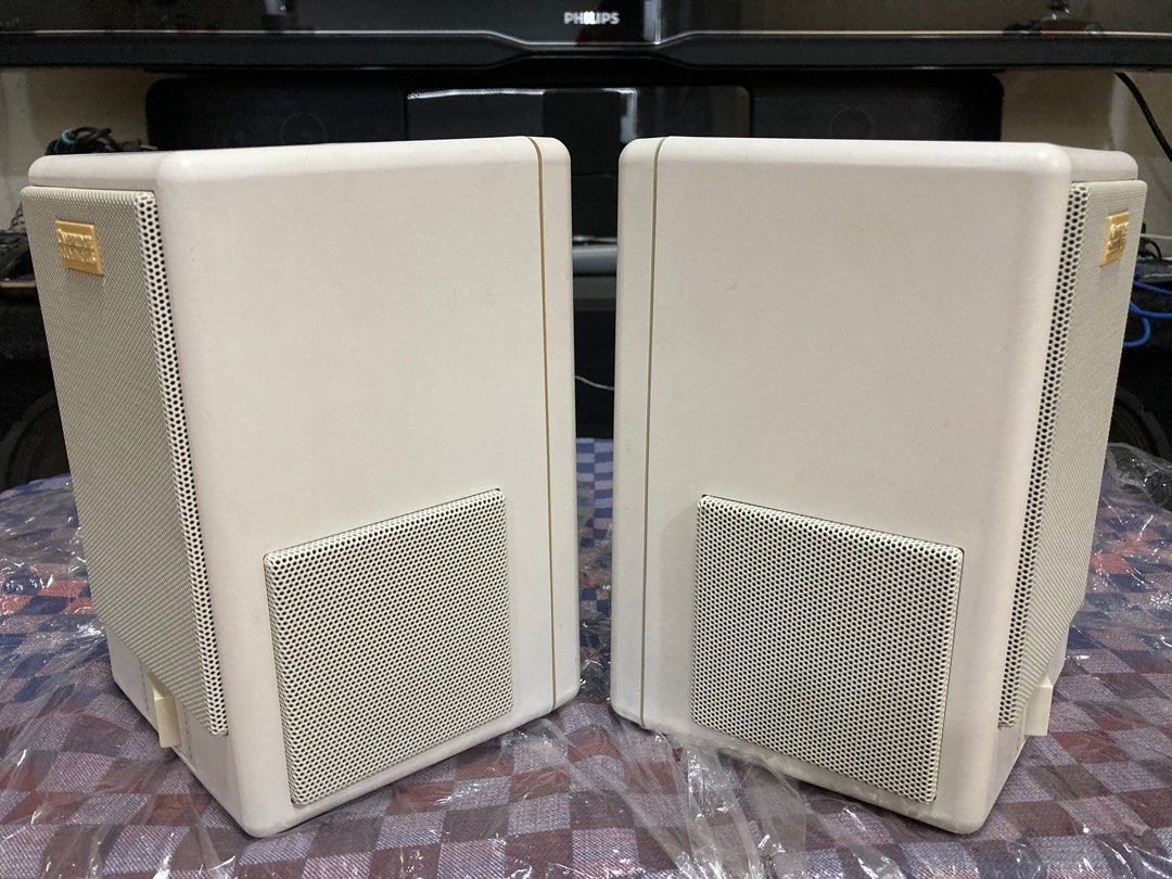 Cambridge SoundWorks Surround Speakers for ur receiver amplifier (Category: Soundbars, Speakers & Amplifiers) located in Mandaluyong City. Submitted by lorzanoed (Listing ID 1375649564, Image 3). Description: Cambridge SoundWorks Multipole Surround speakers Txt or Call Ed 09425630779.