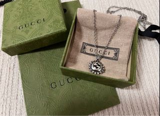 (Category: ) located in . Submitted by fashion.shoppp (Listing ID 1375552723, Image 1). Description: .