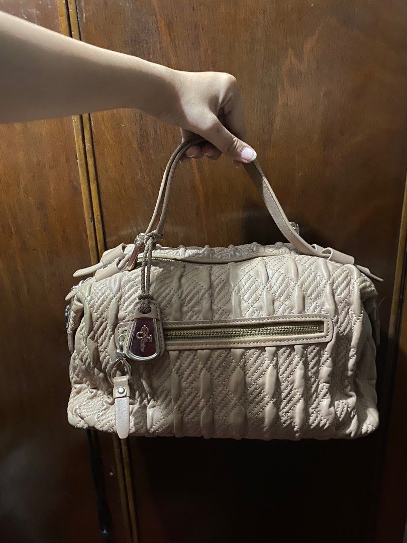 Cole Haan Bag (Category: Clutches) located in Manila. Submitted by cufflej (Listing ID 1375628003, Image 1). Description: .