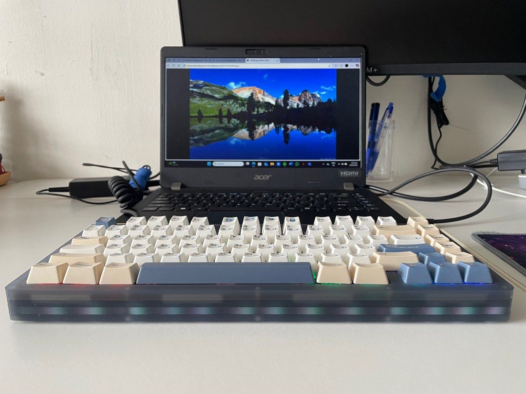 Custom 75keys keyboard (Akko ACR 75 v2 backbone with banana split switches)63223792443522111