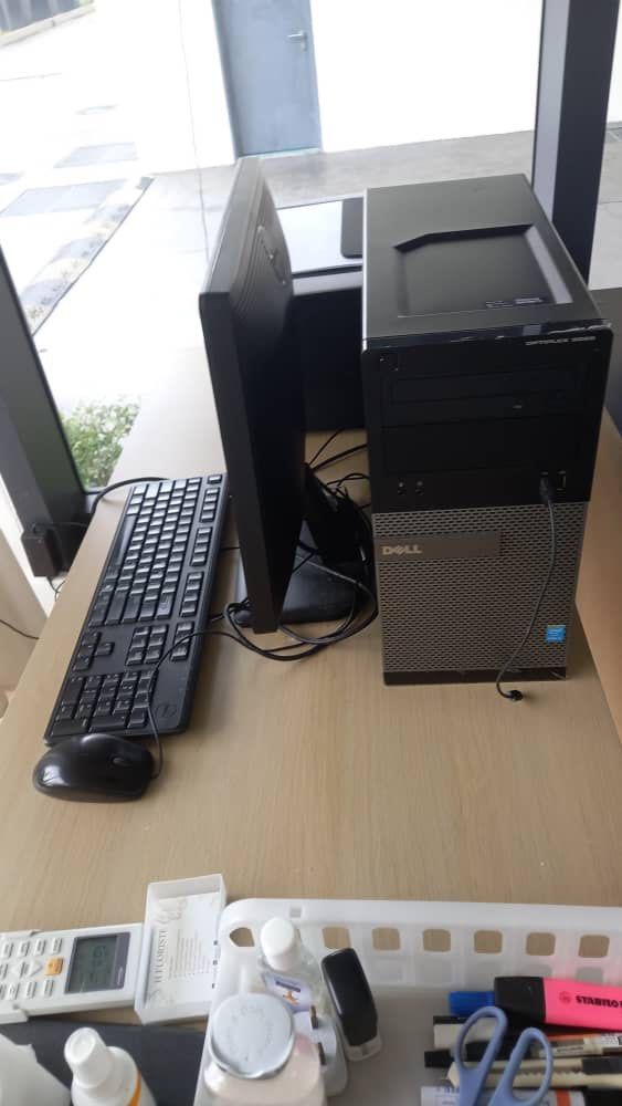 Desktop Computer (Category: Desktops) located in Kuala Lumpur. Submitted by blissfulnessb (Listing ID 1375631462, Image 2). Description: Include cpu, monitor, keyboard and mouse complete set.