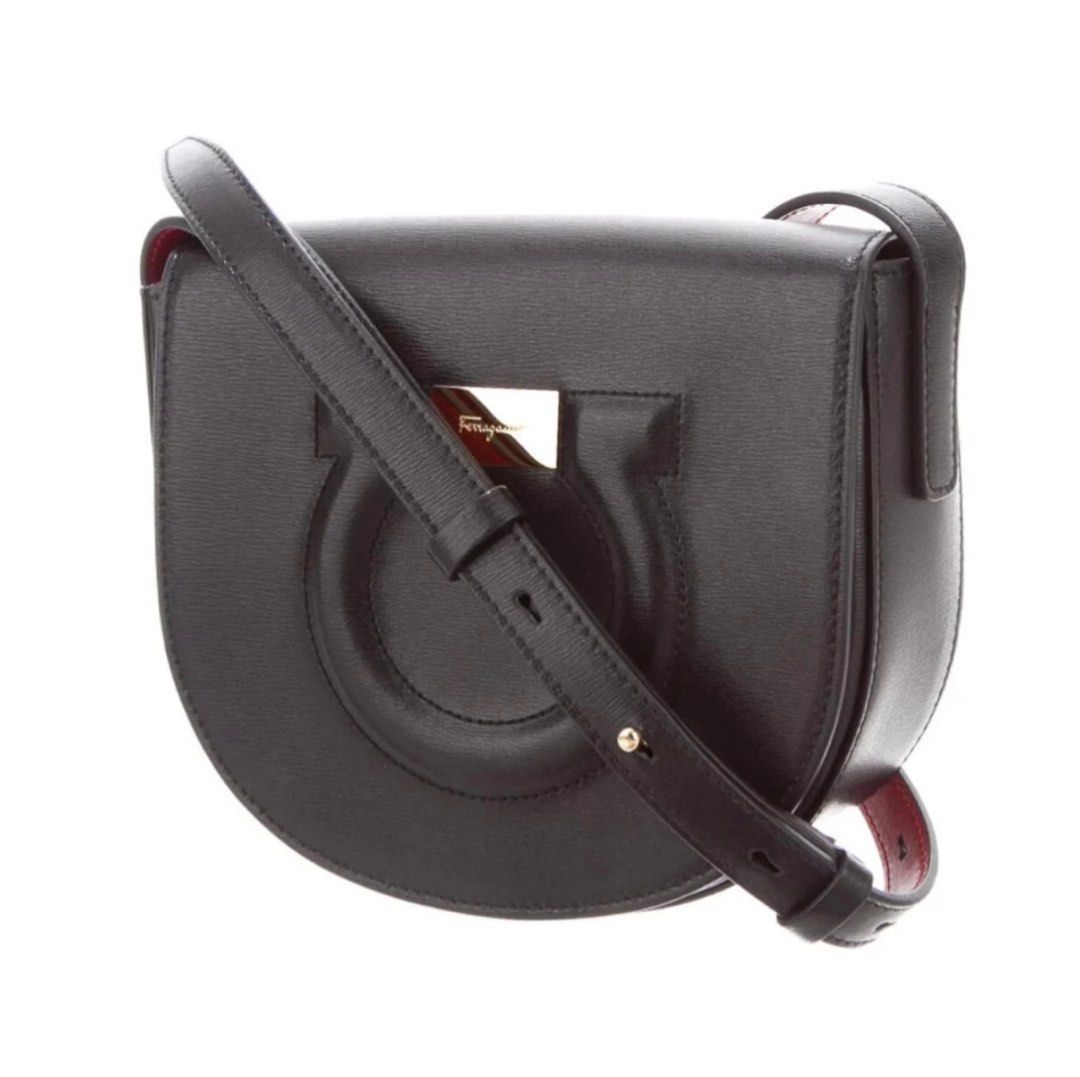 Ferragamo gancini city crossbody bag (Category: Bags & Wallets) located in Singapore. Submitted by gingyybread (Listing ID 1375608118, Image 2). Description: .