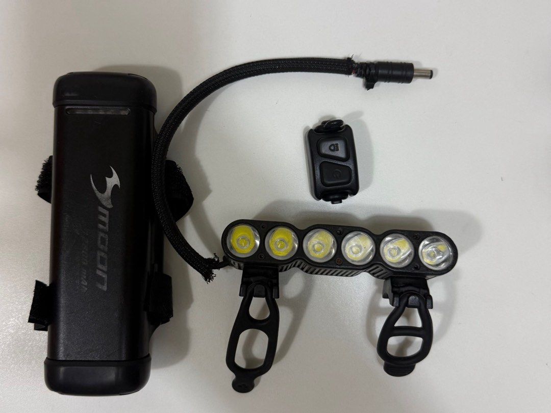 gemini oled (Category: Parts & Accessories) located in Singapore. Submitted by business0890 (Listing ID 1375550255, Image 1). Description: comes with everything in the pic comes with charger also.