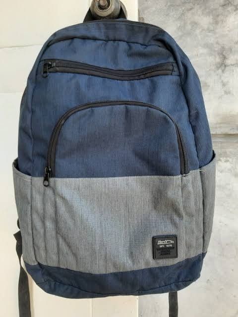 Hawk Original Backpack Brand New (Category: Backpacks) located in Quezon City. Submitted by jenchipotle (Listing ID 1375590916, Image 1). Description: Brand new! Perfect for the incoming schoolyear! Original Hawk Backpack Still in plastic, with tag price attached. Orig price: 1,999php.
