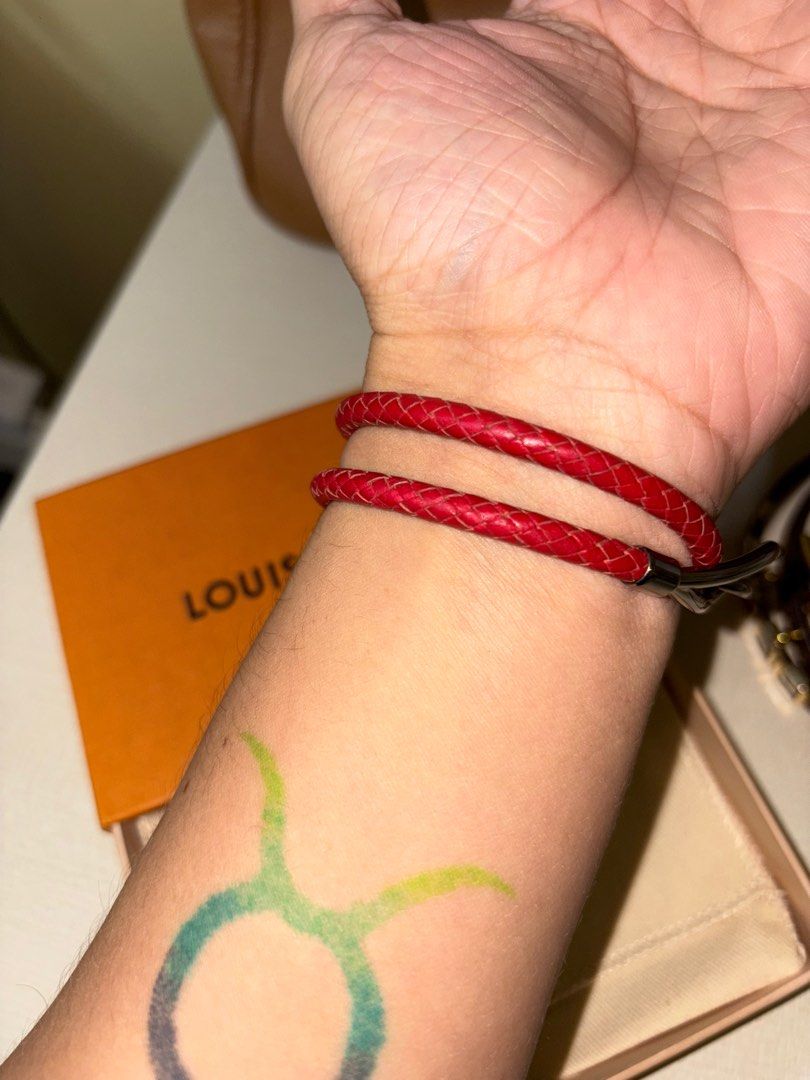 Hermes and LV bracelets (Category: Bracelets) located in Quezon City. Submitted by randomstuffdeclutter33 (Listing ID 1375548577, Image 3). Description: random lv and hermes bracelets.