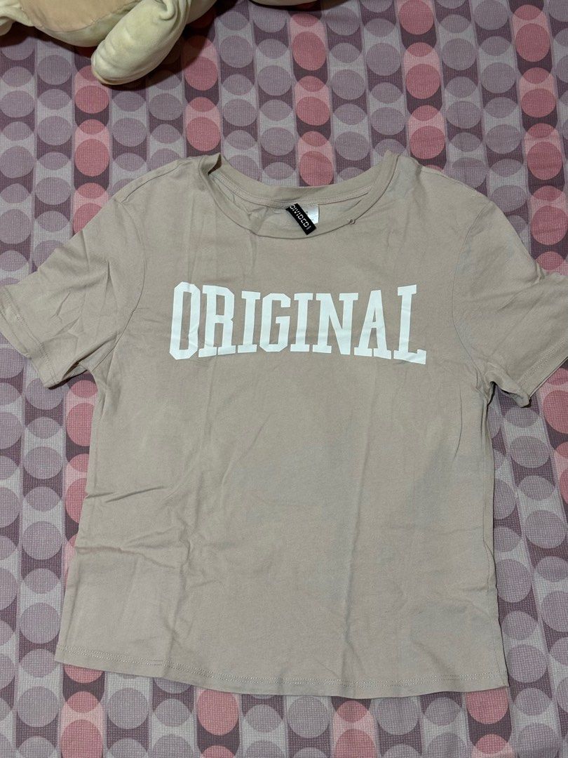 H&M Shirt (Category: Shirts) located in Muntinlupa City. Submitted by gr4ndeee (Listing ID 1375532352, Image 1). Description: •Minimum of 2 items to get this free .