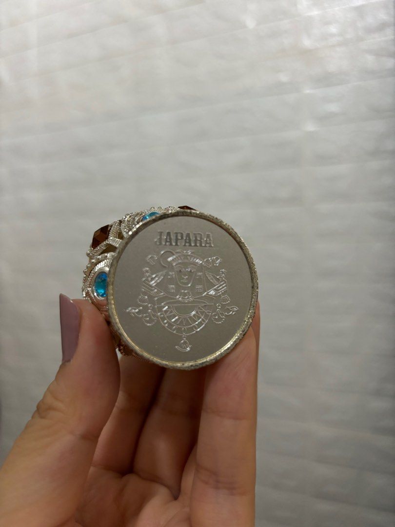Japara Cleopatra Perfume Oil 8 ml (Category: Fragrance & Deodorants) located in Quezon City. Submitted by fpla01 (Listing ID 1375493739, Image 3). Description: Got it as a gift from Thailand! Just tried once but thats it, still full.