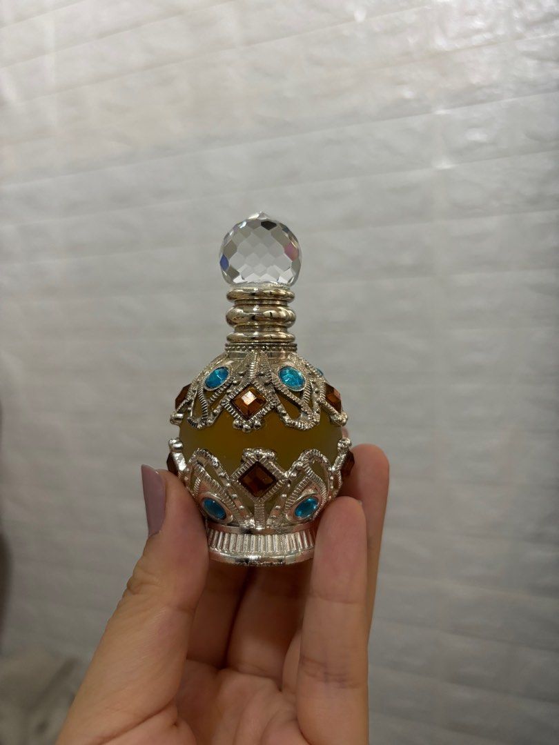Japara Cleopatra Perfume Oil 8 ml (Category: Fragrance & Deodorants) located in Quezon City. Submitted by fpla01 (Listing ID 1375493739, Image 2). Description: Got it as a gift from Thailand! Just tried once but thats it, still full.