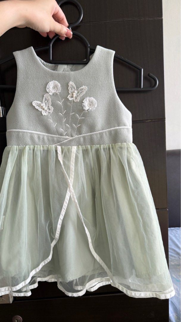 Kid party dress 1-2.5Y (Category: Babies & Kids Fashion) located in Singapore. Submitted by sky20071995 (Listing ID 1375479068, Image 3). Description: All like new. Premium material from kiddy palace . Each was 39.90.. clear at 25$ for every things + bag . Collect at Macpherson , Aljunied or Matta .