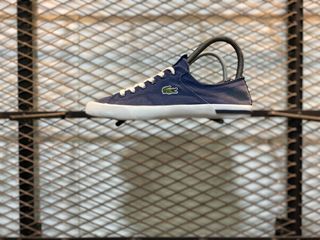 (Kategori: ) berada di . Dikirim oleh warung_sneaker (ID iklan 1375593218, Gambar 1). Deskripsi: .