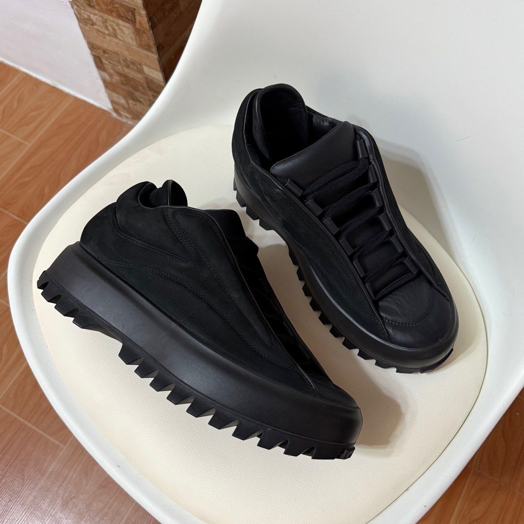 (Limited Edition) ECCO Street Ace Ral7000 Low (Category: Sneakers) located in Orion. Submitted by whoknew.vtg (Listing ID 1375503746, Image 1). Description: ECCO Teams Up With Italian Creative Studio RAL7000STUDIO For Limited-Edition Capsule Collection Size : 8.5 US Cond : Like NEW! .