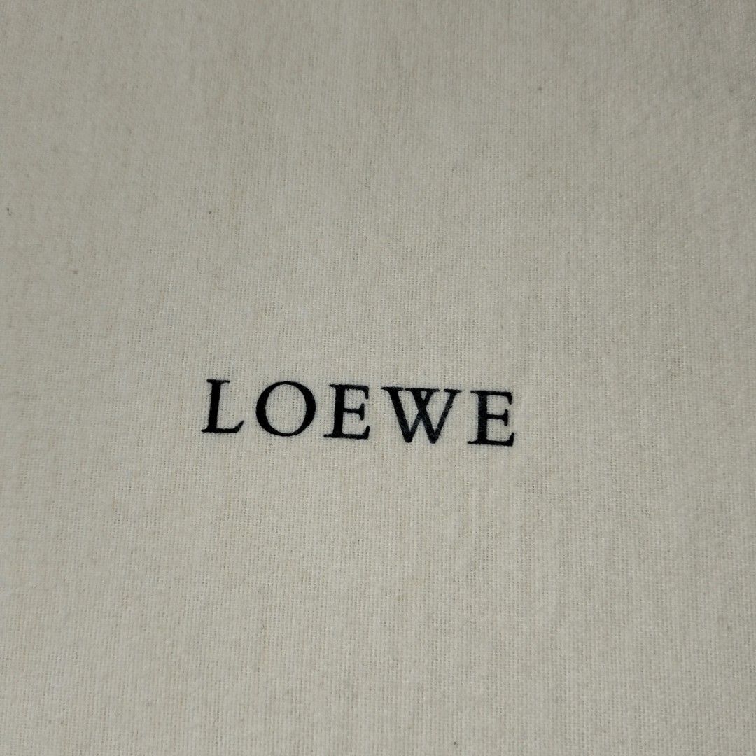 LOEWE shoe dust bag dustbag (Category: Sneakers) located in Zamboanga. Submitted by luxuryaccessories_ella.2022 (Listing ID 1375485776, Image 2). Description: 👉 Authentic 👉 already wash Reminders: •Measured in inches • All items are preloved/ selected ukays. • Please manage your expectation. •No to long reservation (except Po sa suki ko na Po)‼️ •No to LOW BALLERS‼️(Will not entertain) •NO TO BUGOS BUYERS ‼️or JOY RESERVERS ‼️ 📌We ship nationw