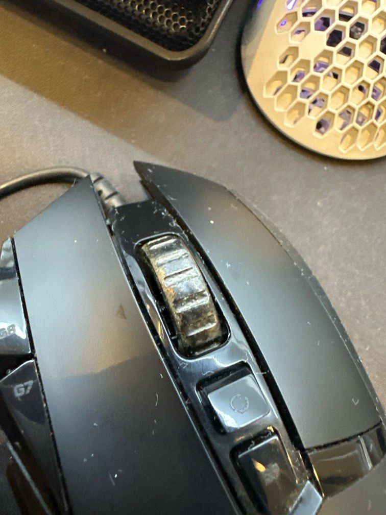 Logitech G502 Hero (Category: Mouse & Mousepads) located in Caloocan City. Submitted by sneakr_kicks (Listing ID 1375552527, Image 2). Description: Used and without weights.
