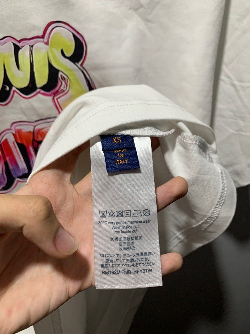 Louis vuitton (Category: Luxury Apparel) located in Butuan. Submitted by rcycl (Listing ID 1375482604, Image 3). Description: BRAND NAME:LV DIMES/SIZE:21WIDTH 27LENGTH CONDITION:10/10 COLOR RATE:10/10 PRICE:2500 DISCLAIMER: 𝗜𝗻𝗱𝗲𝗽𝗲𝗻𝗱𝗲𝗻𝘁 𝗮𝗻𝗱 𝗻𝗼𝗻-𝗮𝗳𝗳𝗶𝗹𝗶𝗮𝘁𝗲𝗱 𝗼𝗿 𝗮𝘀𝘀𝗼𝗰𝗶𝗮𝘁𝗲𝗱 𝘄𝗶𝘁𝗵 𝘁𝗵𝗲 𝗯𝗿𝗮𝗻𝗱/𝘀 𝗵𝗲𝗿𝗲𝗶𝗻 𝗽𝗼𝘀𝘁𝗲𝗱. 𝗔𝗹𝗹 𝗰𝗼𝗽𝘆𝗿𝗶𝗴𝗵𝘁𝘀 𝗿𝗲𝘀𝗲𝗿𝘃𝗲𝗱 𝘁𝗼 𝘁𝗵𝗲 𝗼𝗿𝗶𝗴𝗶𝗻𝗮𝗹 𝗯𝗿𝗮𝗻𝗱 