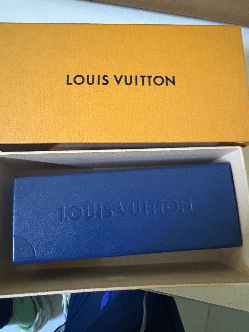 Lv shades (Category: Luxury Accessories) located in Quezon City. Submitted by randomstuffdeclutter33 (Listing ID 1375547614, Image 2). Description: complete inclu.
