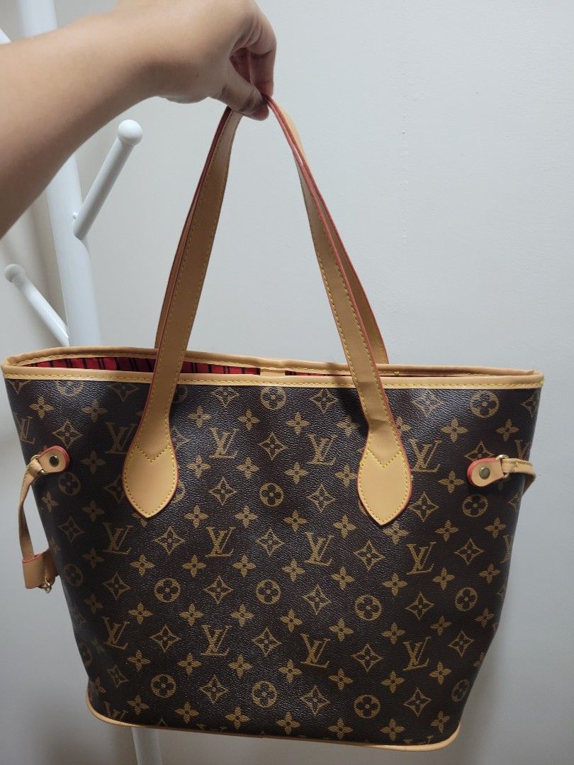 LV Tote Bag (Category: Luxury Bags & Wallets) located in Las Pinas. Submitted by cabinetchasu (Listing ID 1375628315, Image 2). Description: Please read before messaging 🔻⬇️🔽👇 Details: - Ingenuine and was given as a gift but item is in great quality. - No flaws and leather is in good condition. - Hardware is in good condition, too. - Tote type, so no zippers except for the one inside the bag. - RFS decluttering MOP Gcash, BPI, or BDO Shipping 