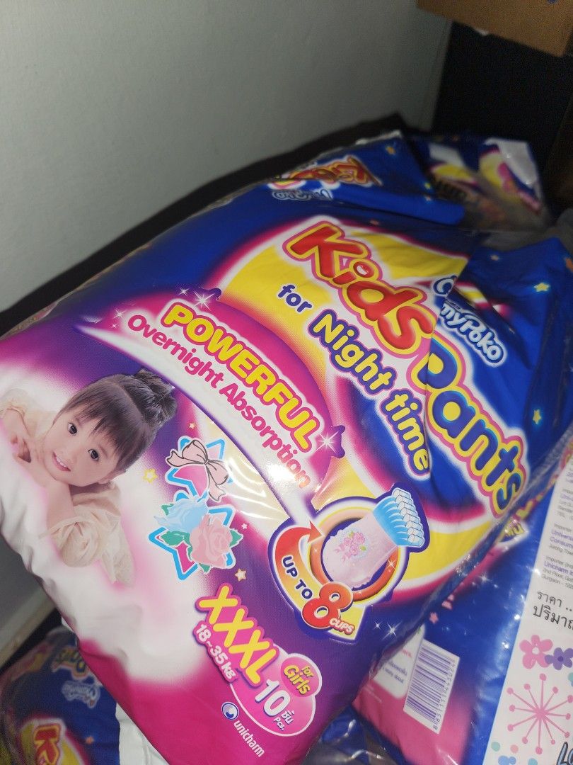 Mamypoko pants XXXL (Category: Diapers & Baby Wipes) located in Singapore. Submitted by milkshake1234 (Listing ID 1375478295, Image 2). Description: selling of due to my daughter did not fit $15 per pack if purchase 10 pack above can get else where pm me for more detail at 84376325 I'm sal.