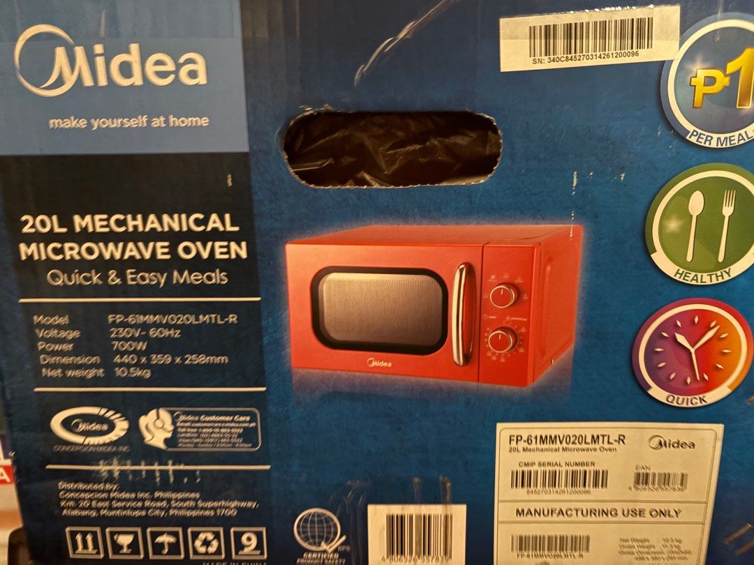 Midea 20L microwave (Category: Cookers) located in Quezon City. Submitted by thrifty.peachy (Listing ID 1375636663, Image 2). Description: Midea 20L microwave won in raffle brand new Features • 35-Minute Cooking Timer • Defrost by Weight and Time • Easy-to-Control Knob.
