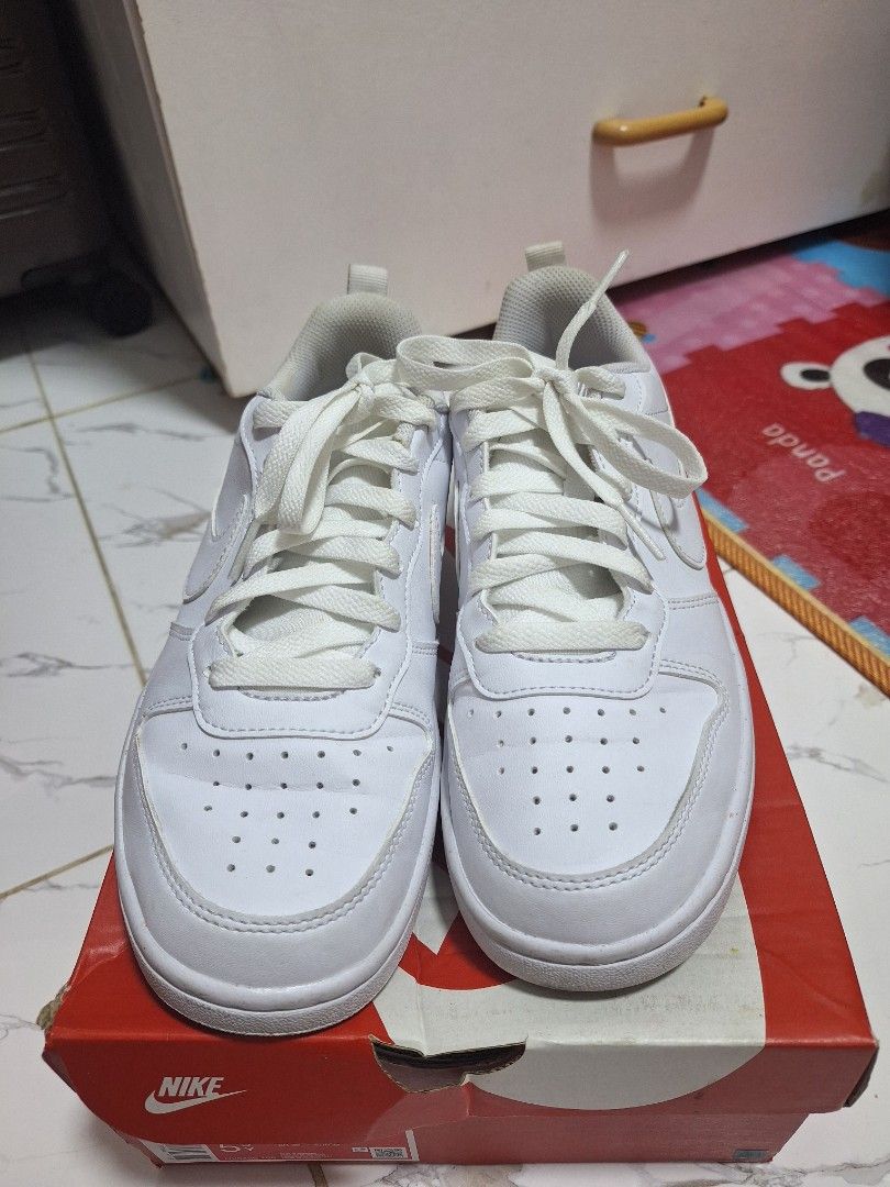NIKE BOROUGH RECRAFT (Category: Sneakers) located in Arayat. Submitted by khayrence (Listing ID 1375540586, Image 2). Description: Original Nike with box size 5.5Y/ Euro 38 Unisex/Big Kids.