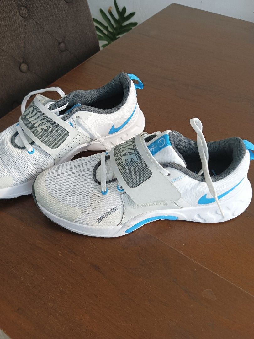 Nike Shoes Original from US (Category: Sneakers) located in Rizal. Submitted by lest_shop (Listing ID 1375464083, Image 1). Description: slightly nego.