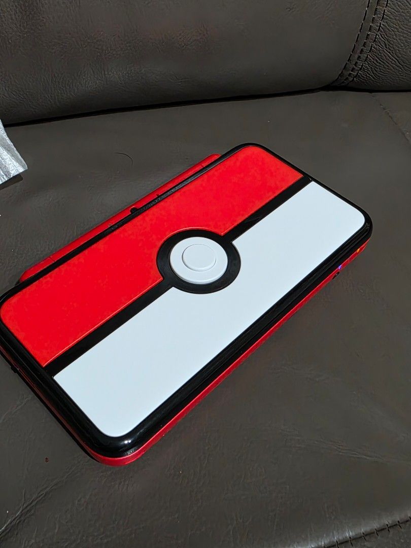 Nintendo 2DSXL Red with Pokeball Edition63107700661122113