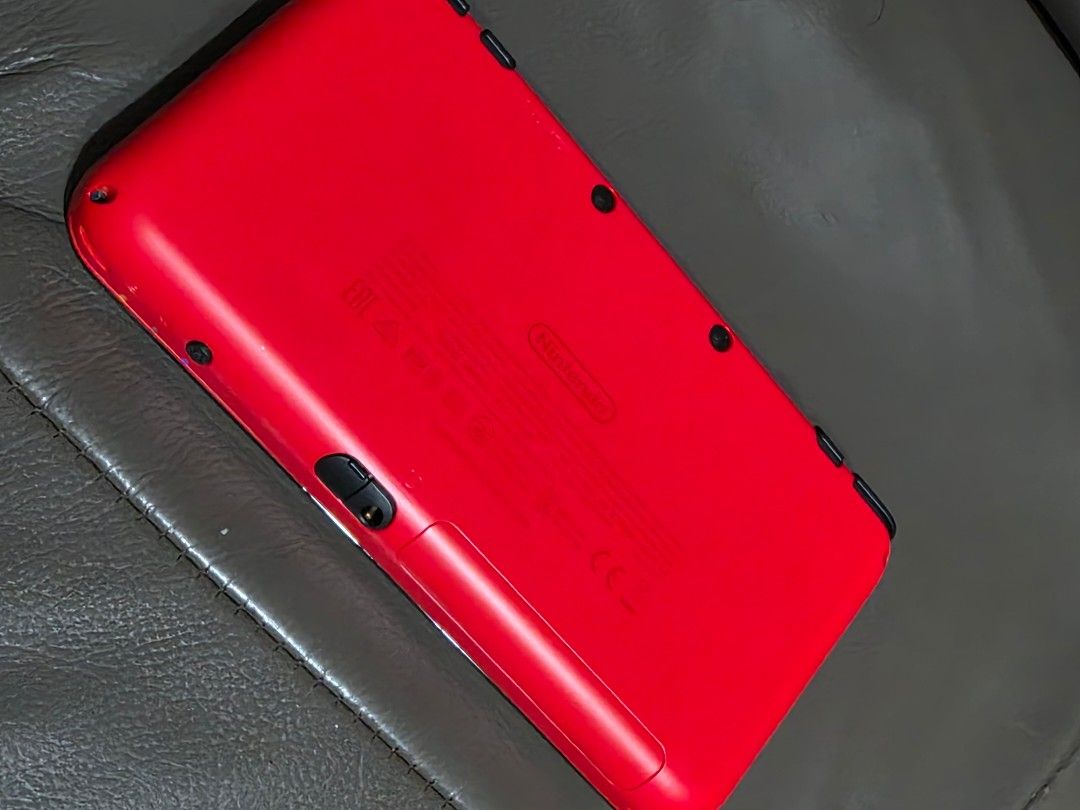 Nintendo 2DSXL Red with Pokeball Edition63107700661122114