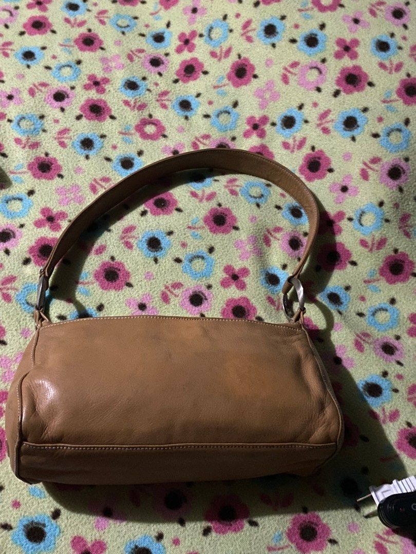 Perlina Small Kili bag (Category: Shoulder Bags) located in Manila. Submitted by cufflej (Listing ID 1375628236, Image 1). Description: .