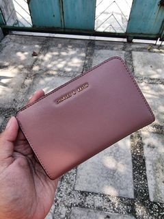 (Kategori: ) berada di . Dikirim oleh tina.vi (ID iklan 1375488858, Gambar 1). Deskripsi: .