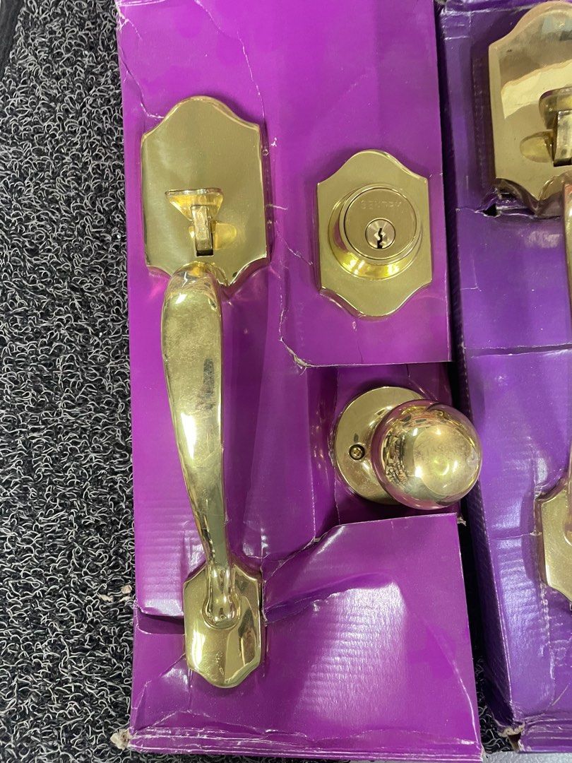 Sentry Solid brass handles and lock (Category: Locks, Doors & Gates) located in Pasay City. Submitted by enrico_appliances (Listing ID 1375569397, Image 2). Description: sentry solid brass handles complete with screws includes keys still with box negotiable with sure buyer.