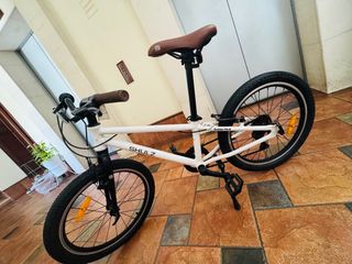 (Category: ) located in . Submitted by white_gem (Listing ID 1375472386, Image 1). Description: .