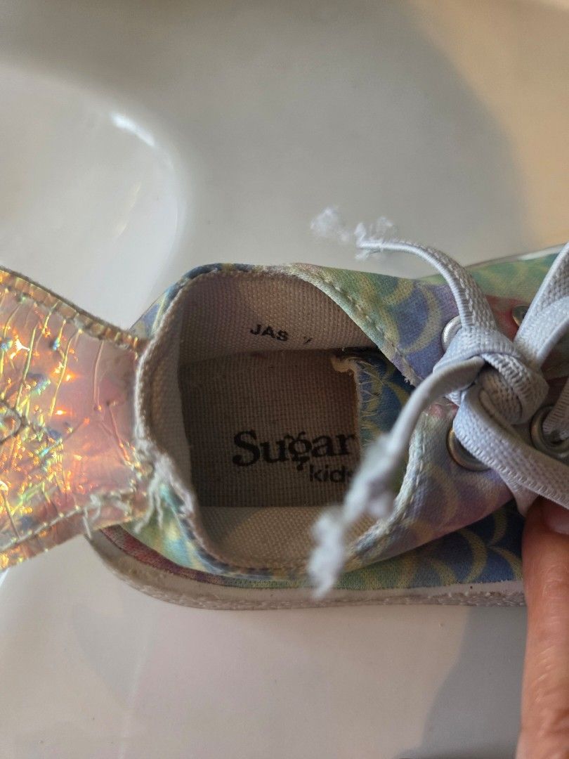 Size 7 Toddler Girls Sneakers (Category: Babies & Kids Fashion) located in Quezon City. Submitted by camsam (Listing ID 1375465421, Image 3). Description: Brand: Sugar Kids Size 7 Rfs: Outgrown Loc: Quezon City.